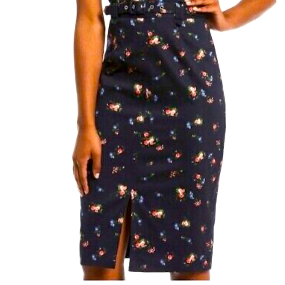 Gianni Bini - Flower gardens. pencil skirt, size 10. Navy/pink/blue.